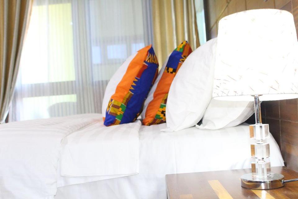 Triple Hill Hotel Weija ภายนอก รูปภาพ