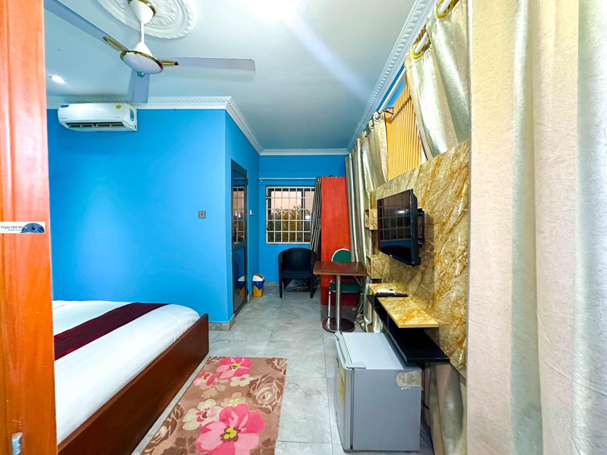 Triple Hill Hotel Weija ภายนอก รูปภาพ