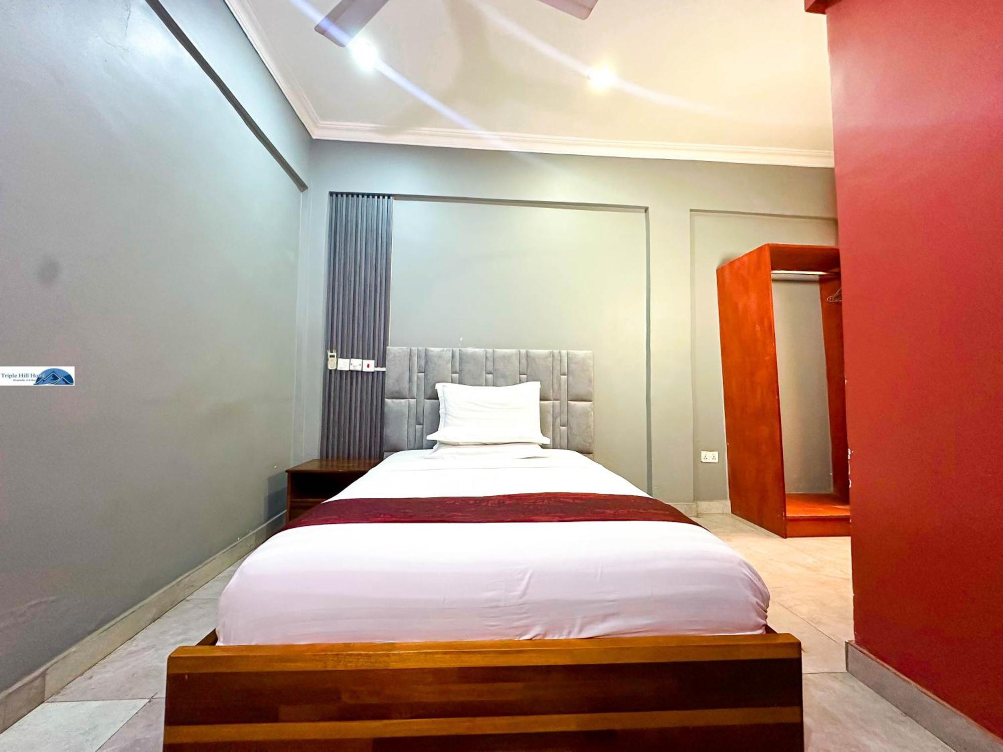 Triple Hill Hotel Weija ภายนอก รูปภาพ