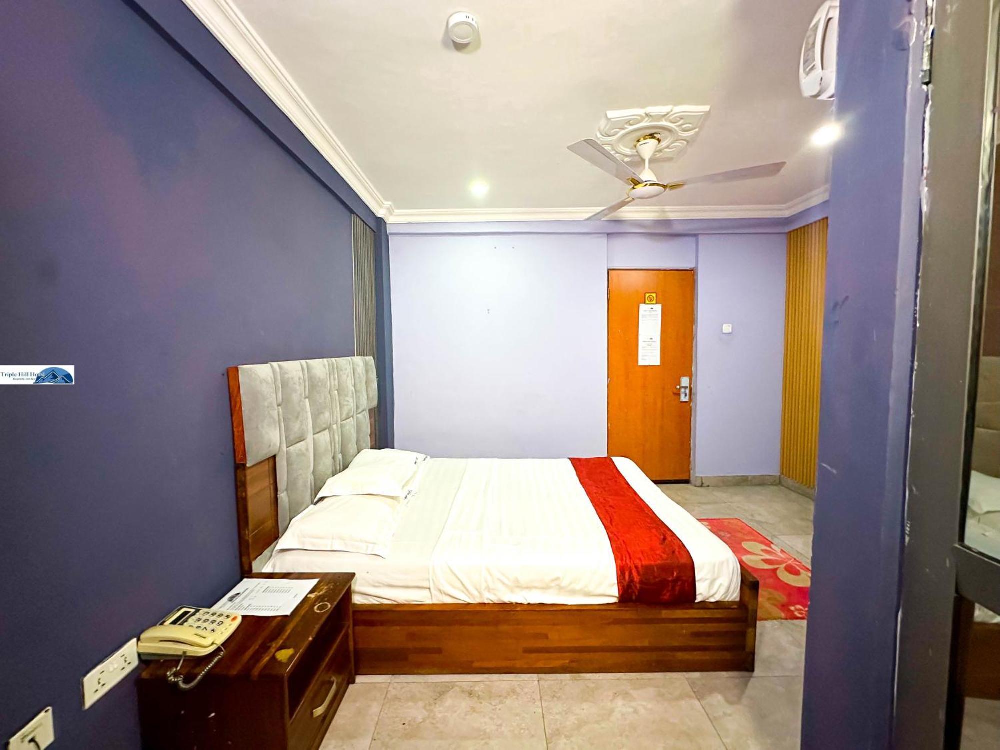 Triple Hill Hotel Weija ภายนอก รูปภาพ