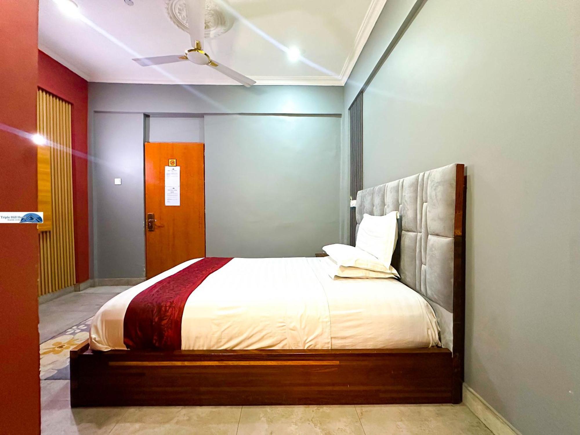 Triple Hill Hotel Weija ภายนอก รูปภาพ