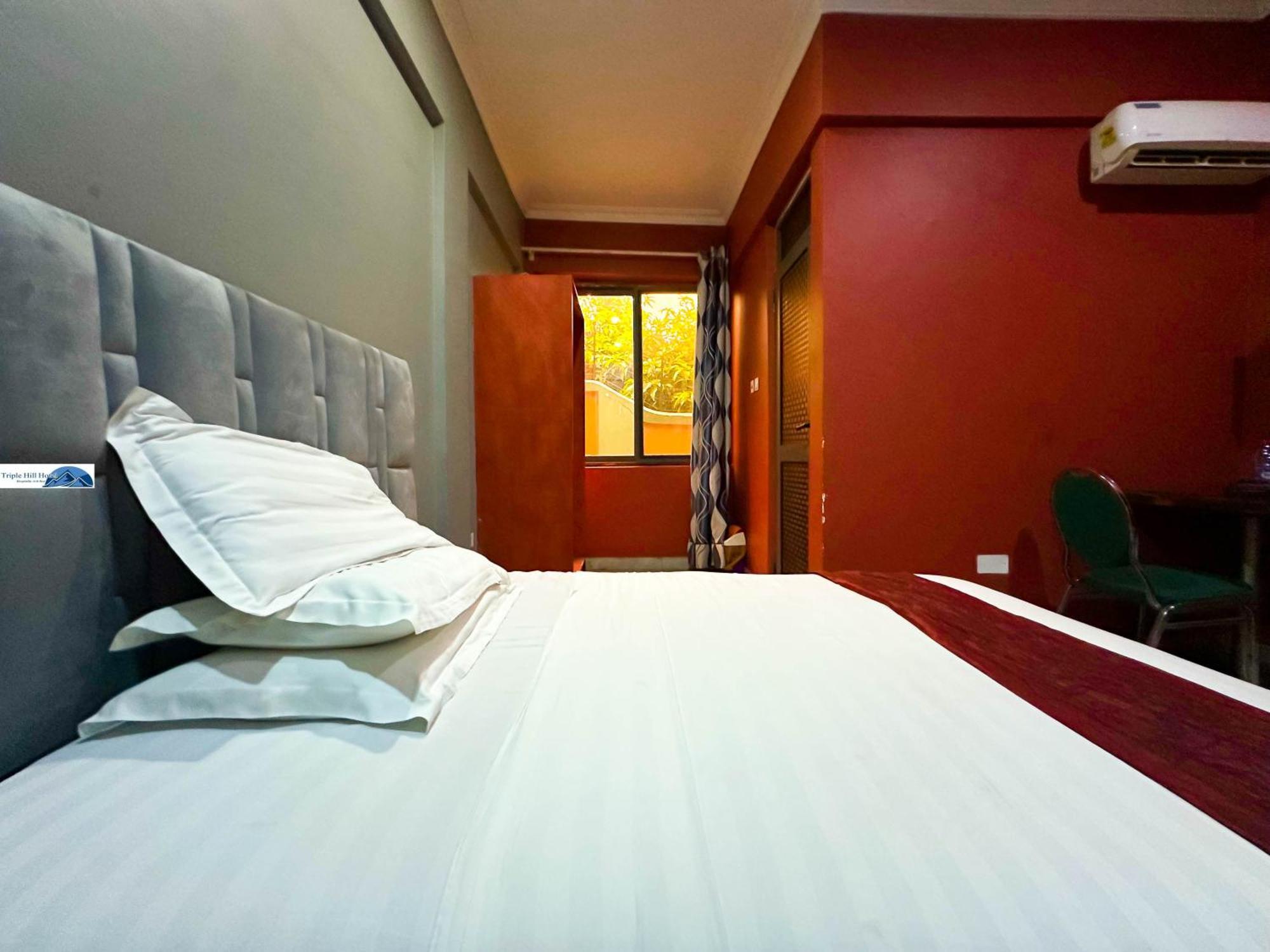 Triple Hill Hotel Weija ภายนอก รูปภาพ