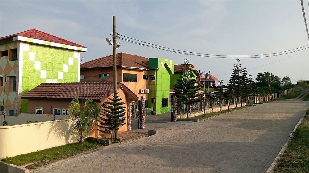 Triple Hill Hotel Weija ภายนอก รูปภาพ